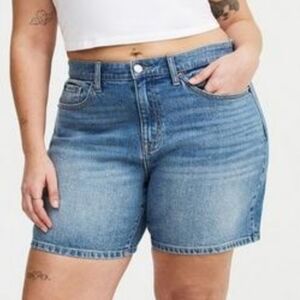 NWT Torrid 7" High-Rise Denim Short Size 12